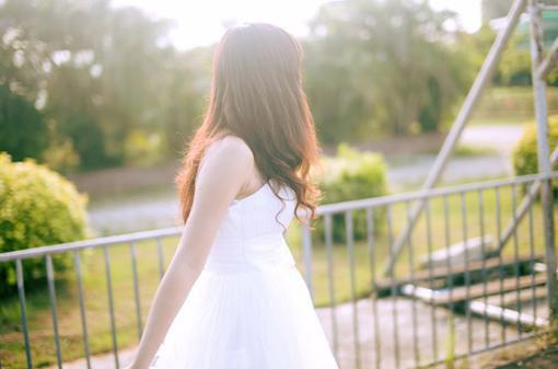 傻女的感人爱情故事