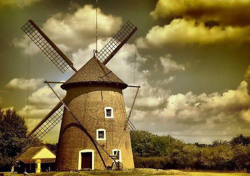 给初中学生的期末简短评语(精选32篇)